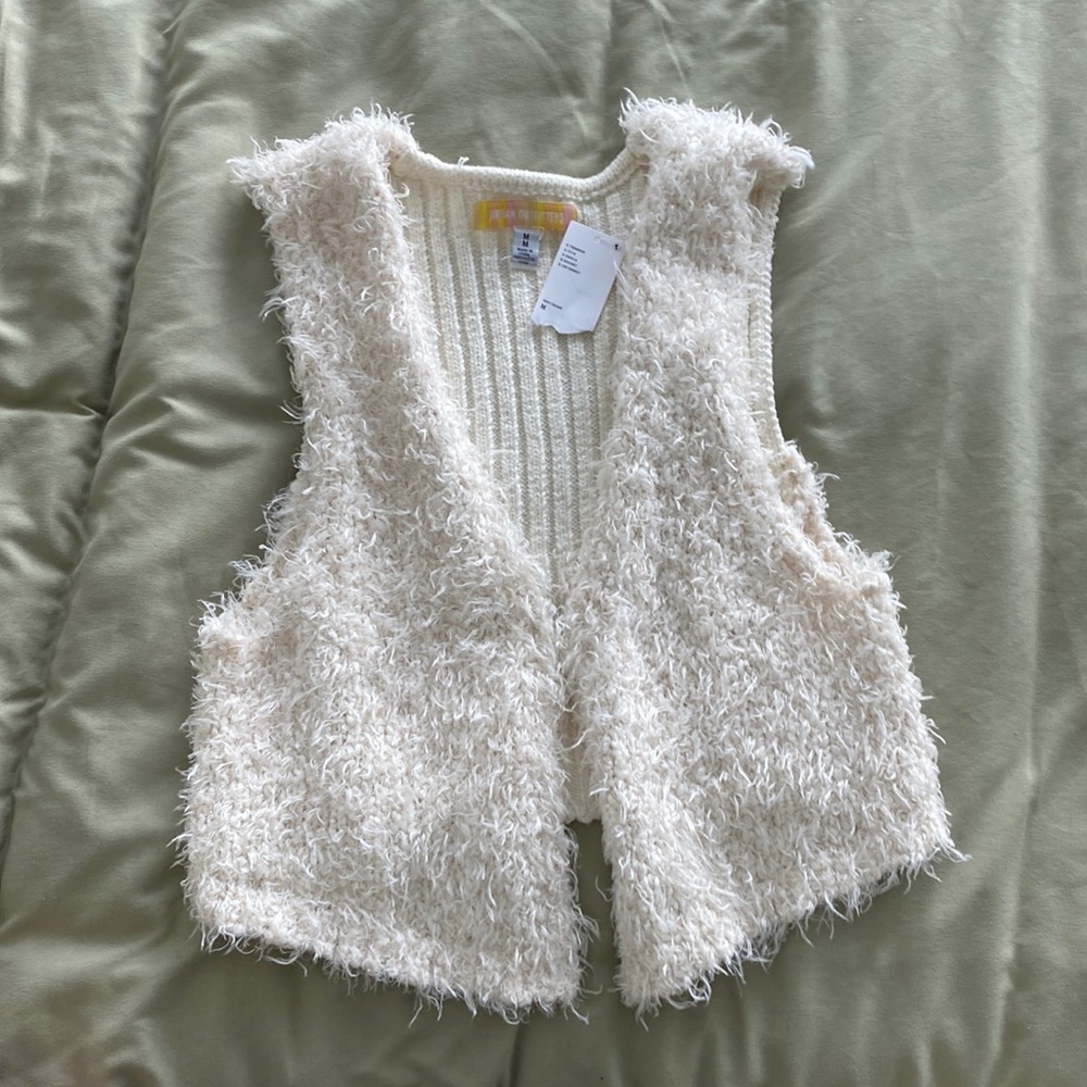 Urban cream top